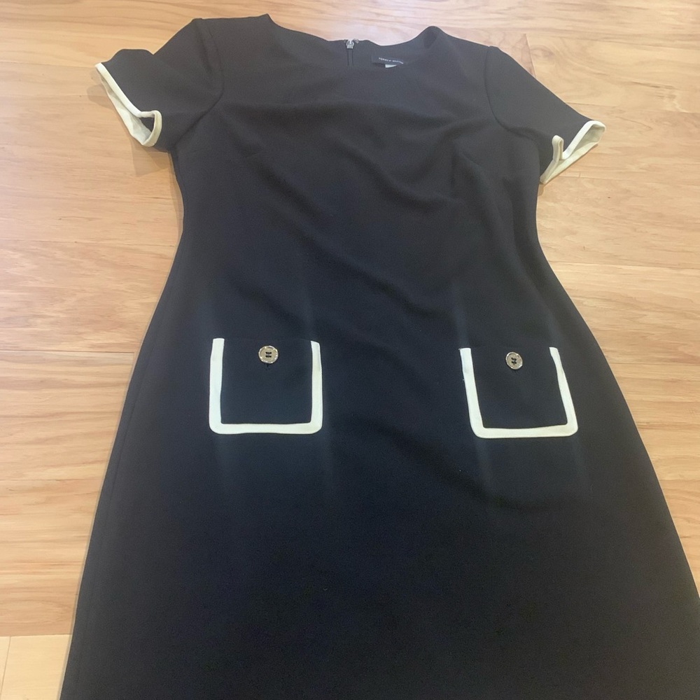 Tommy Hilfiger Black and White Short Sleeve dress sz 4 with front pocket detail